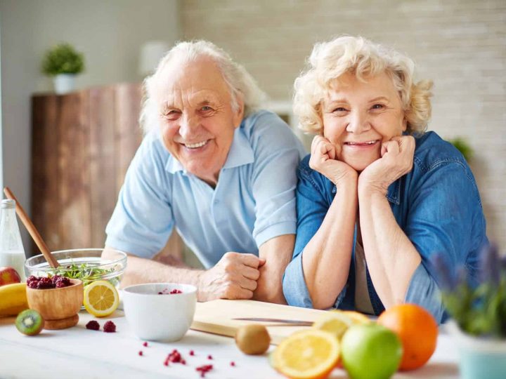 Các thực phẩm ảnh hưởng nghiêm trọng tới sức khỏe người già